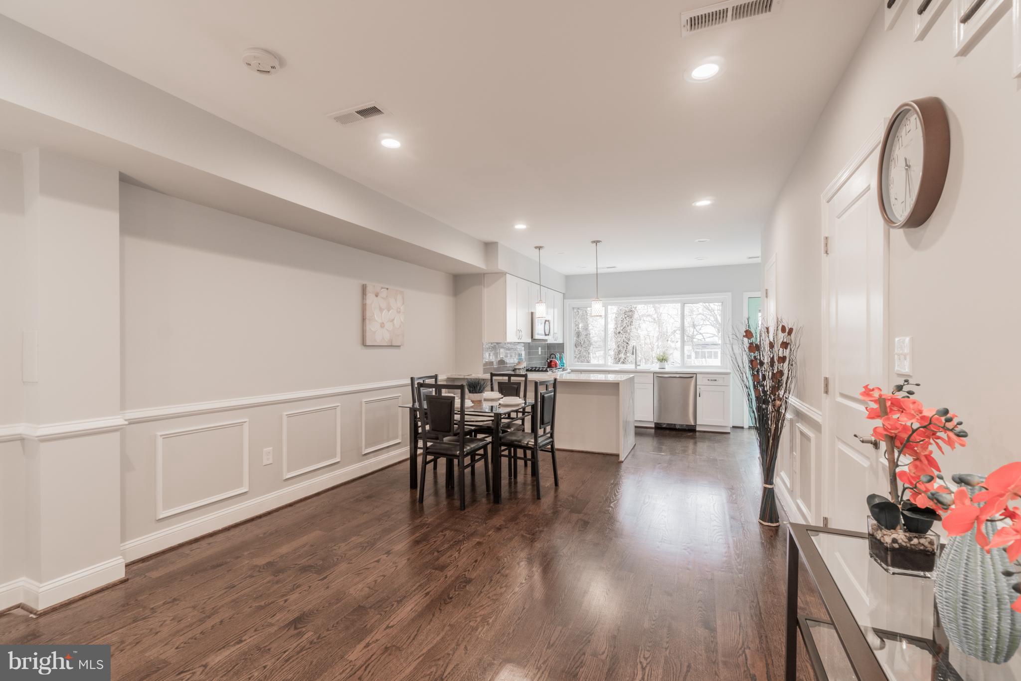1275 Oates Street Northeast Washington, DC 20002 - Photo 5 of 30 Living Room