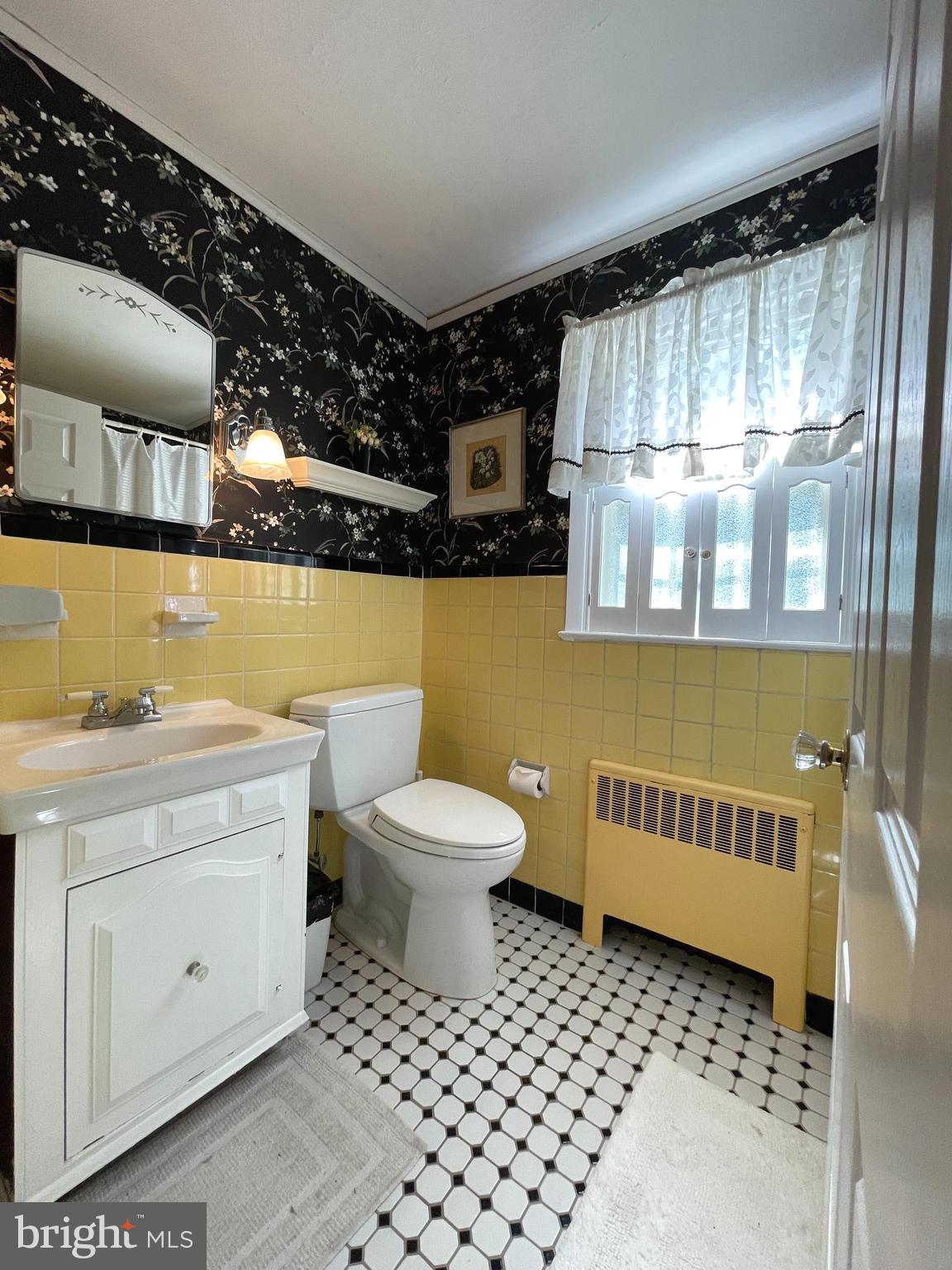937 Gilbert Road Cheltenham, PA 19012 - Photo 54 of 90 Ceramic tiled hall bath