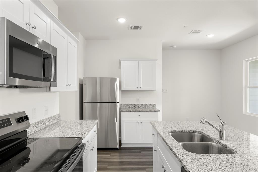 1500 Lake Alpine Trail Anna, TX 75409 - Photo 21 of 40 10. 1500 Lake Alpine - Kitchen (4)