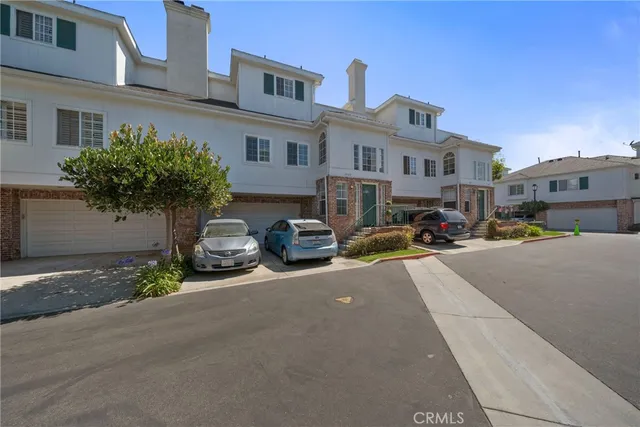 $949,888 | 18723 Chapel Lane, Huntington Beach, CA 92646