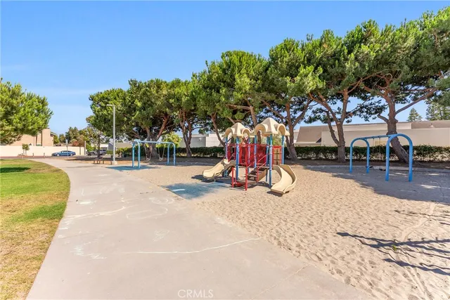 $949,888 | 18723 Chapel Lane, Huntington Beach, CA 92646