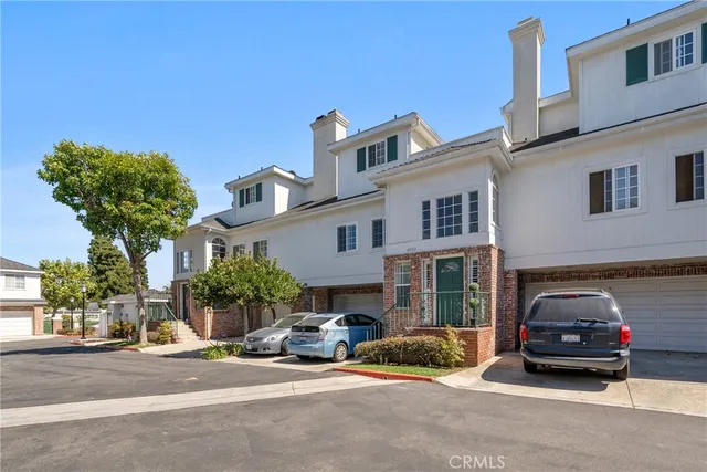 $949,888 | 18723 Chapel Lane, Huntington Beach, CA 92646