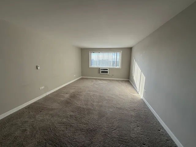 $1,325 | 7300 West North Avenue, Unit 6E, Elmwood Park, IL 60707