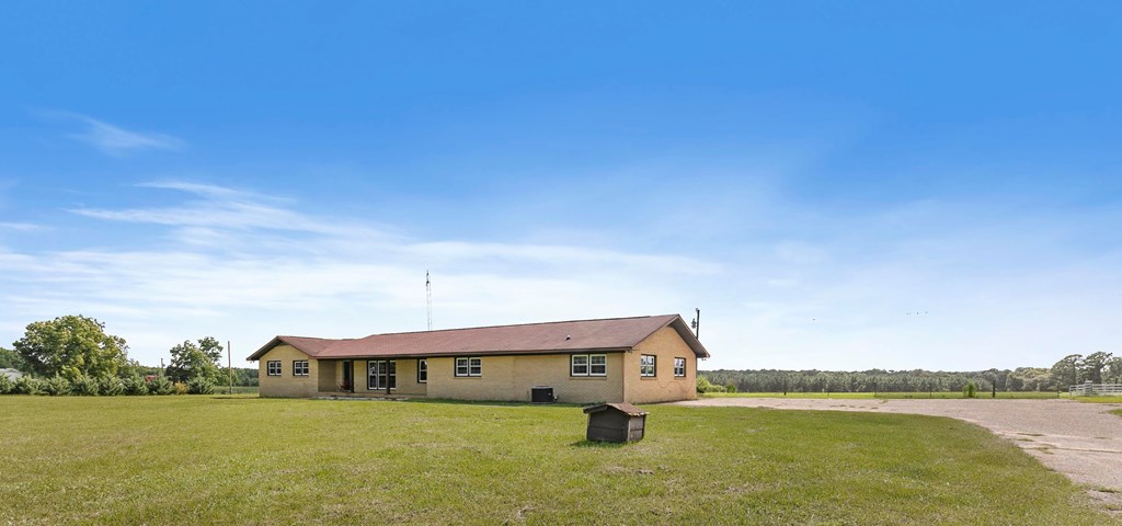 351 Hayborn Road Webb, AL 36376 - Photo 2 of 57