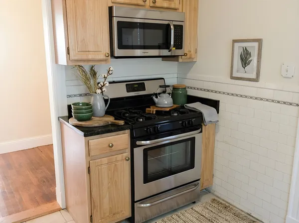 $3,650 | 203-205 Winthrop Road, Unit 3, Brookline, MA 02445