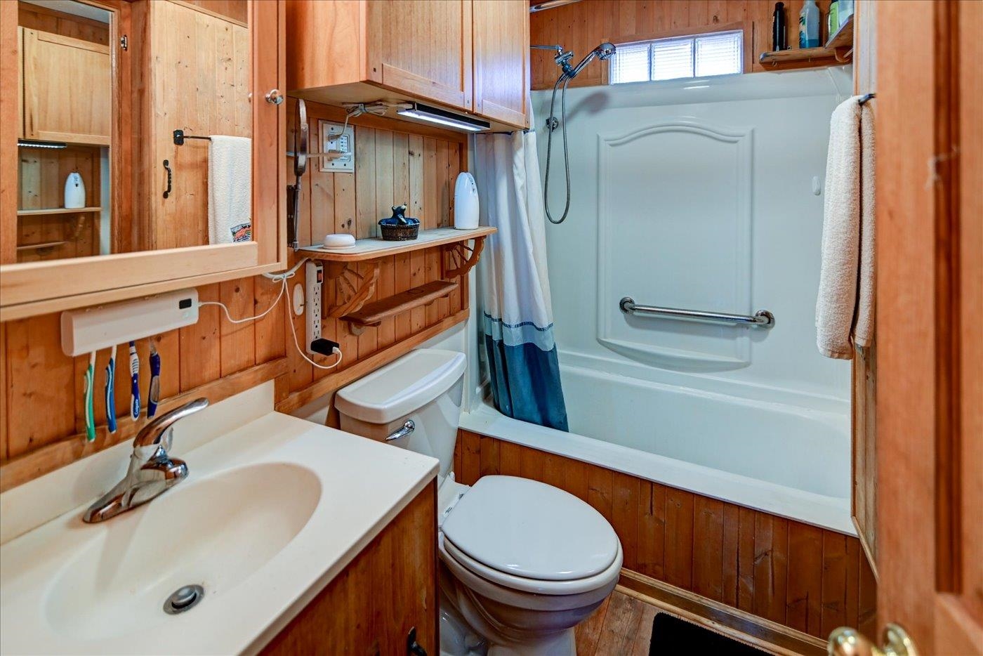 5203 Maywood Road Monona, WI 53716 - Photo 15 of 61