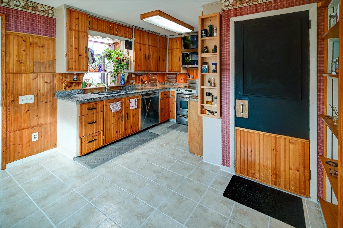 5203 Maywood Road Monona, WI 53716 - Photo 18 of 61