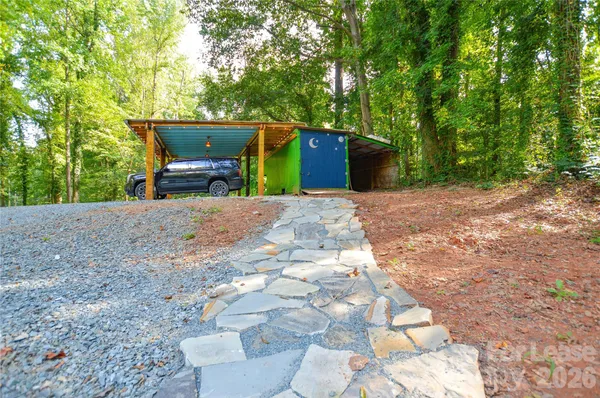 $3,500 | 5821 Hornet Drive, Charlotte, NC 28216