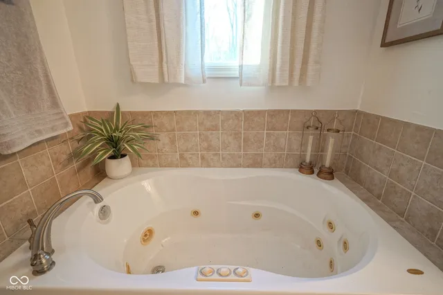 $395,000 | 10355 East Co Road 1075 South, Galveston, IN 46932