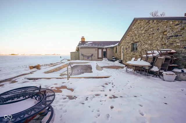 $395,000 | 10355 East Co Road 1075 South, Galveston, IN 46932