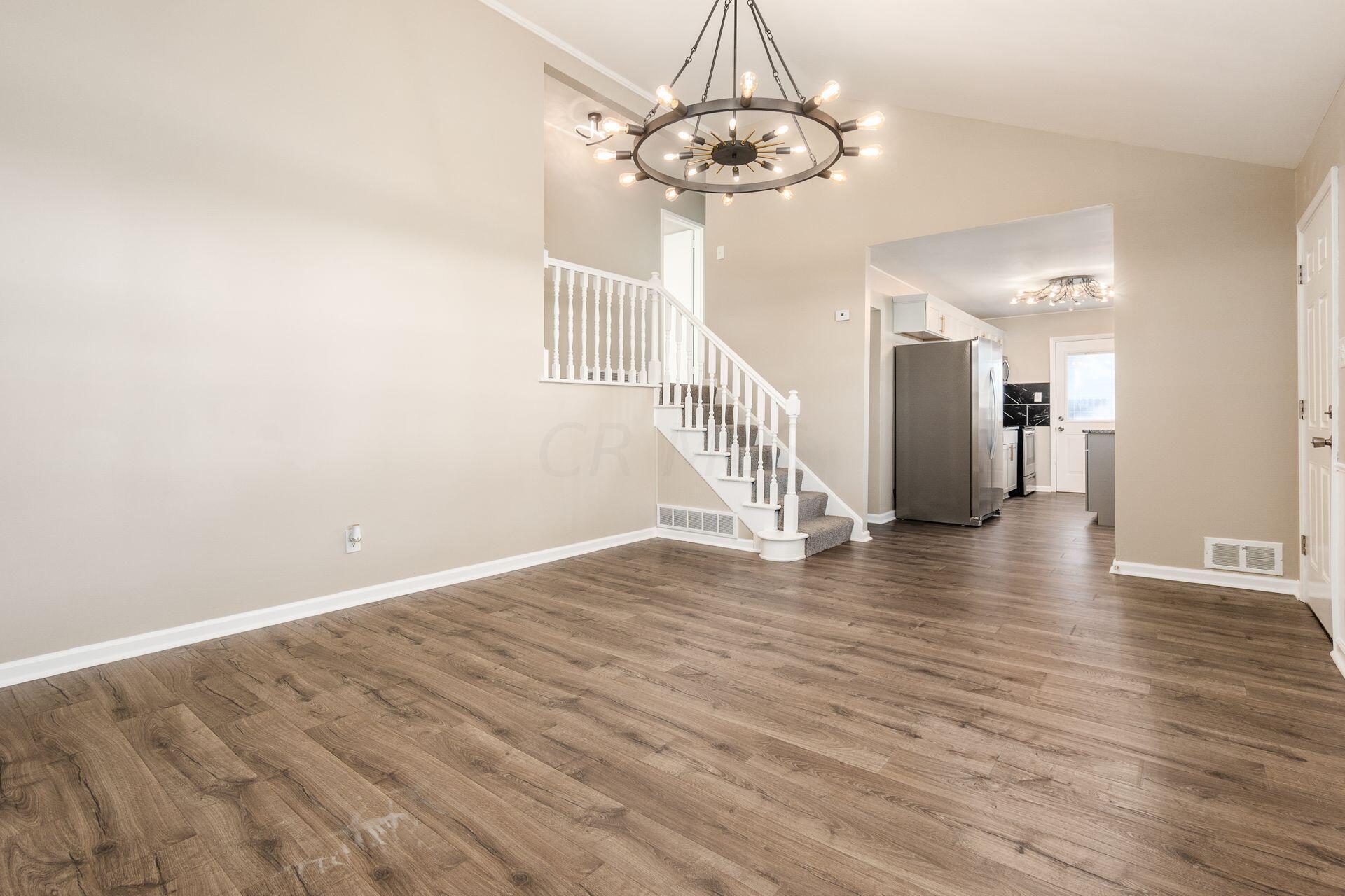 4983 Justin Road Columbus, OH 43227 - Photo 5 of 33 009_8f7784f_i 4983 Justin 017