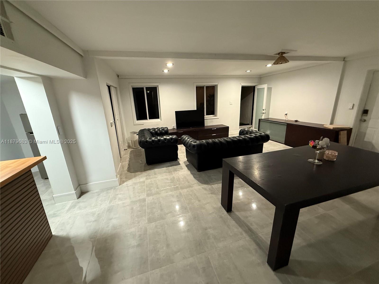 691 Northwest 7th Street Road Miami, FL 33136 - Photo 5 of 45 Gallery Image 5