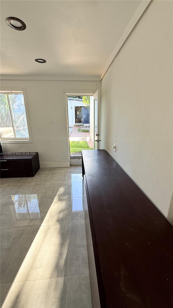 691 Northwest 7th Street Road Miami, FL 33136 - Photo 8 of 45 Gallery Image 8