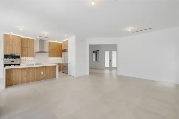 $15,000 | 19670 Northeast 14th Court, Unit 19670, Miami, FL 33179