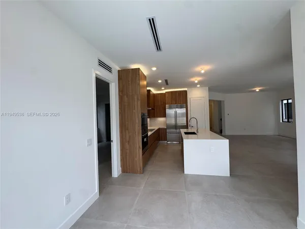 $15,000 | 19670 Northeast 14th Court, Unit 19670, Miami, FL 33179