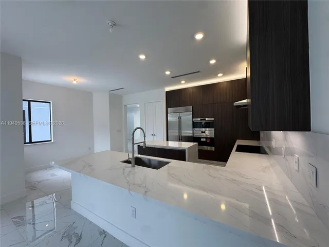 $19,000 | 19670 Northeast 14th Court, Unit 19670, Miami, FL 33179