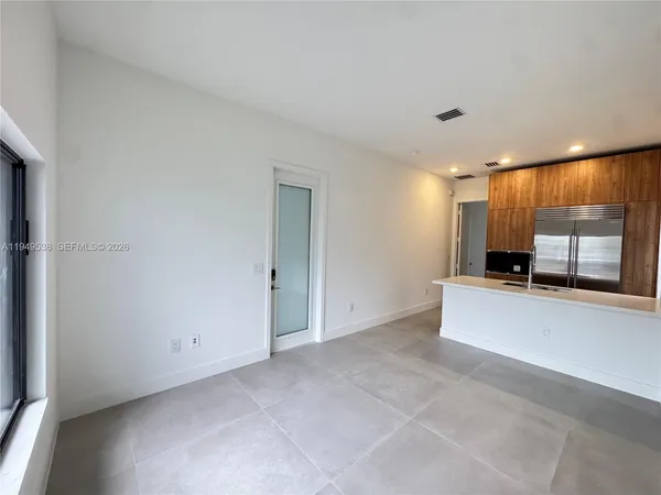 $15,000 | 19670 Northeast 14th Court, Unit 19670, Miami, FL 33179