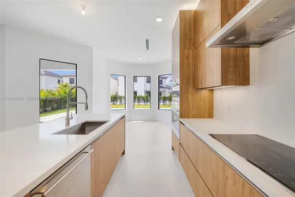 $15,000 | 19670 Northeast 14th Court, Unit 19670, Miami, FL 33179