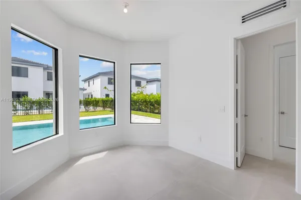 $15,000 | 19670 Northeast 14th Court, Unit 19670, Miami, FL 33179