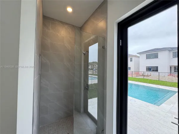 $15,000 | 19670 Northeast 14th Court, Unit 19670, Miami, FL 33179