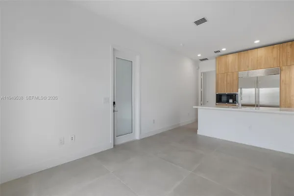 $15,000 | 19670 Northeast 14th Court, Unit 19670, Miami, FL 33179