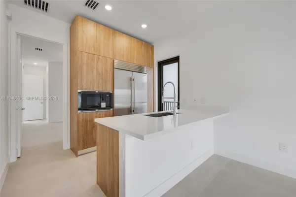 $15,000 | 19670 Northeast 14th Court, Unit 19670, Miami, FL 33179