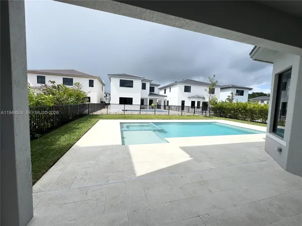 $15,000 | 19670 Northeast 14th Court, Unit 19670, Miami, FL 33179