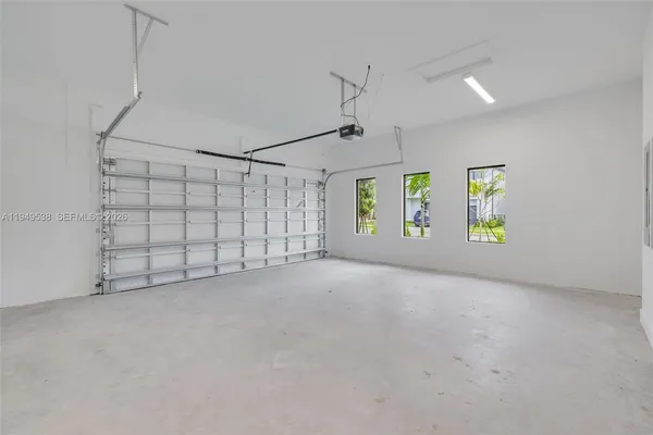 $15,000 | 19670 Northeast 14th Court, Unit 19670, Miami, FL 33179