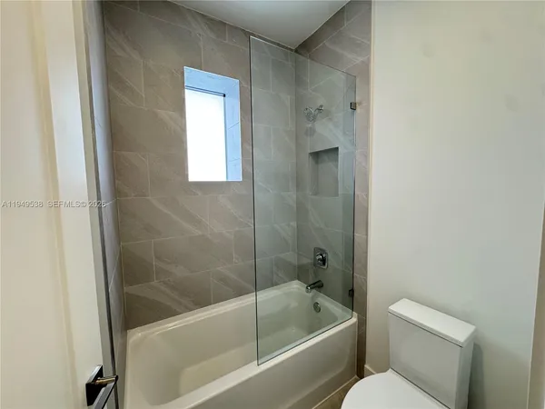 $15,000 | 19670 Northeast 14th Court, Unit 19670, Miami, FL 33179