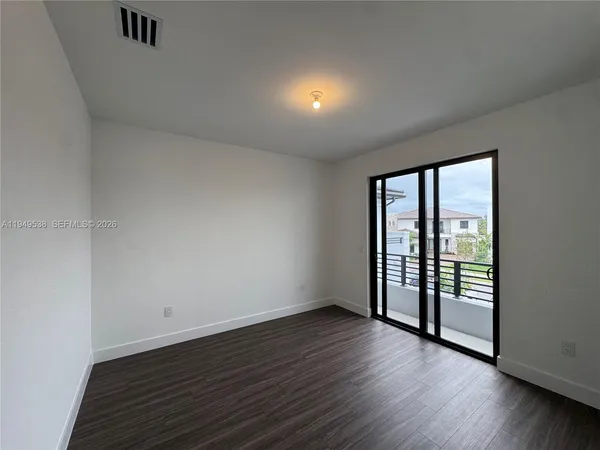 $15,000 | 19670 Northeast 14th Court, Unit 19670, Miami, FL 33179