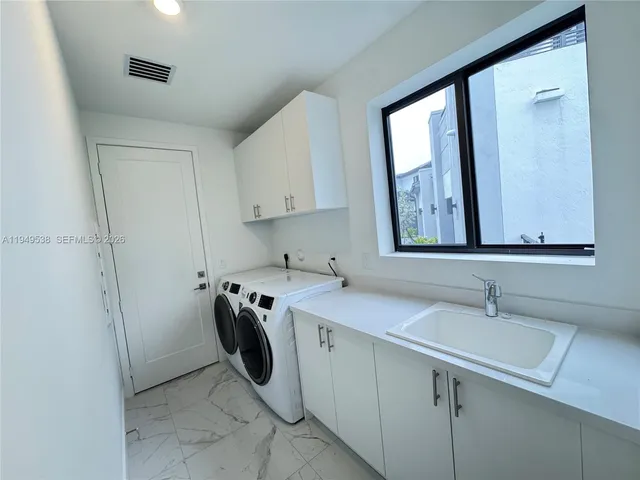 $19,000 | 19670 Northeast 14th Court, Unit 19670, Miami, FL 33179