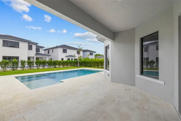 $15,000 | 19670 Northeast 14th Court, Unit 19670, Miami, FL 33179