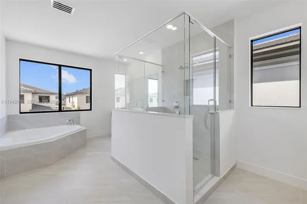 $15,000 | 19670 Northeast 14th Court, Unit 19670, Miami, FL 33179