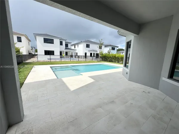 $15,000 | 19670 Northeast 14th Court, Unit 19670, Miami, FL 33179