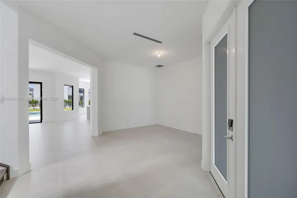 $15,000 | 19670 Northeast 14th Court, Unit 19670, Miami, FL 33179