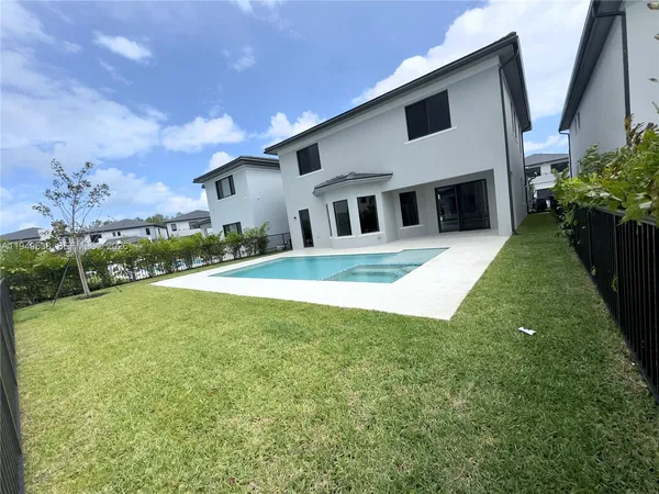 $15,000 | 19670 Northeast 14th Court, Unit 19670, Miami, FL 33179