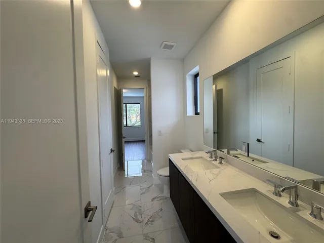 $19,000 | 19670 Northeast 14th Court, Unit 19670, Miami, FL 33179