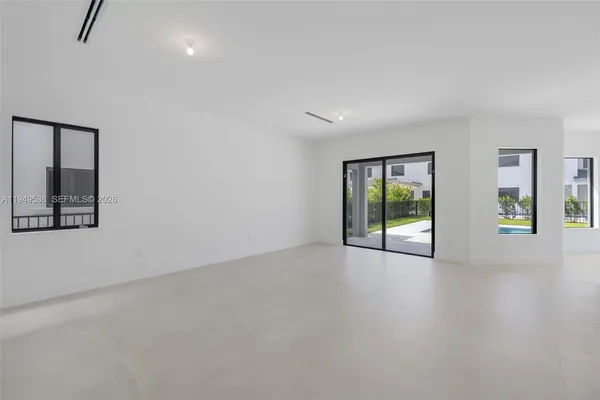 $15,000 | 19670 Northeast 14th Court, Unit 19670, Miami, FL 33179