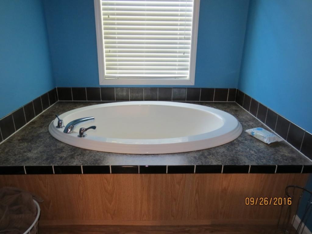 3630 Stone Mountain Road Coeburn, VA 24230 - Photo 21 of 36 Garden Tub