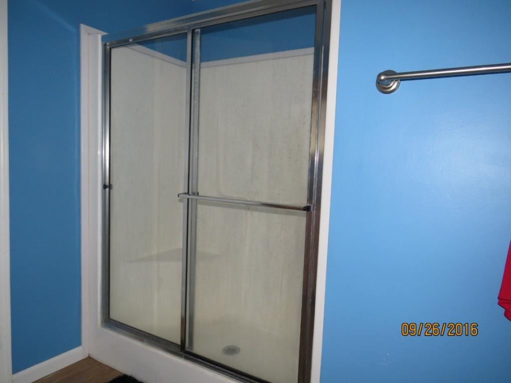3630 Stone Mountain Road Coeburn, VA 24230 - Photo 22 of 36 Oversized Shower
