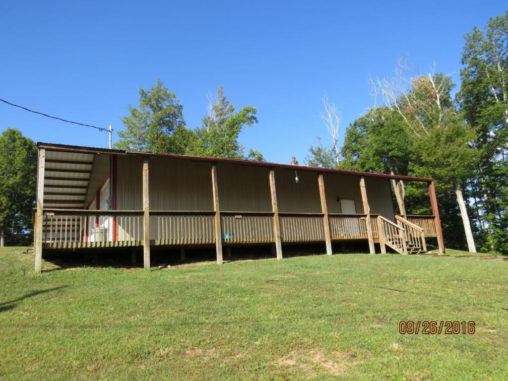 3630 Stone Mountain Road Coeburn, VA 24230 - Photo 27 of 36 Garage