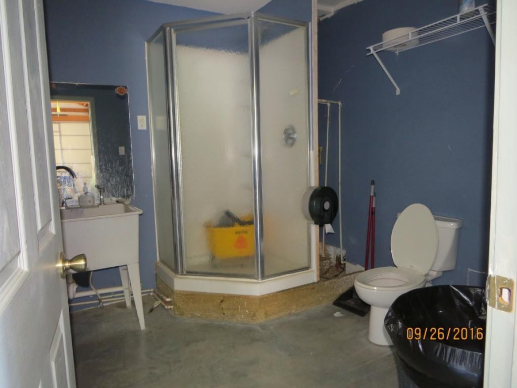 3630 Stone Mountain Road Coeburn, VA 24230 - Photo 31 of 36 Bath in Garage