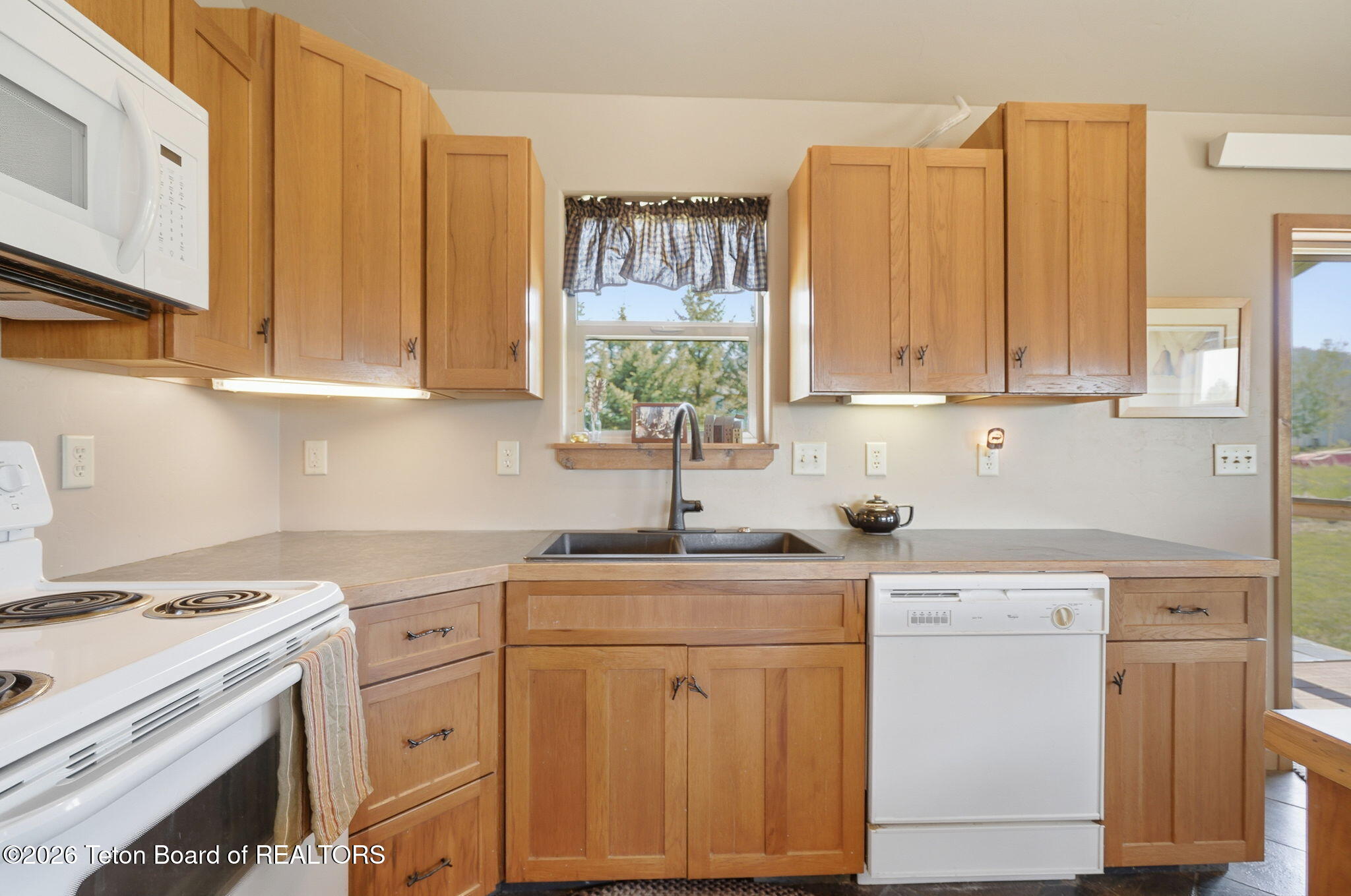 47 Holly Drive Star Valley Ranch, WY 83127 - Photo 14 of 62 11-web-or-mls-_AET9341