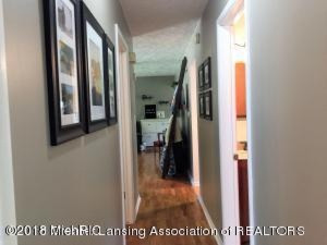 8641 Riverest Drive Portland, MI 48875 - Photo 9 of 30 Hallway