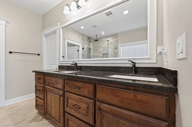 $465,000 | 912 Roberts Street, East Bernard, TX 77435