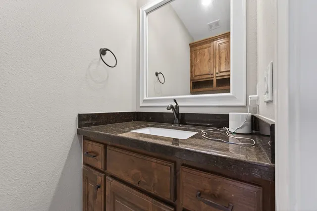 $465,000 | 912 Roberts Street, East Bernard, TX 77435