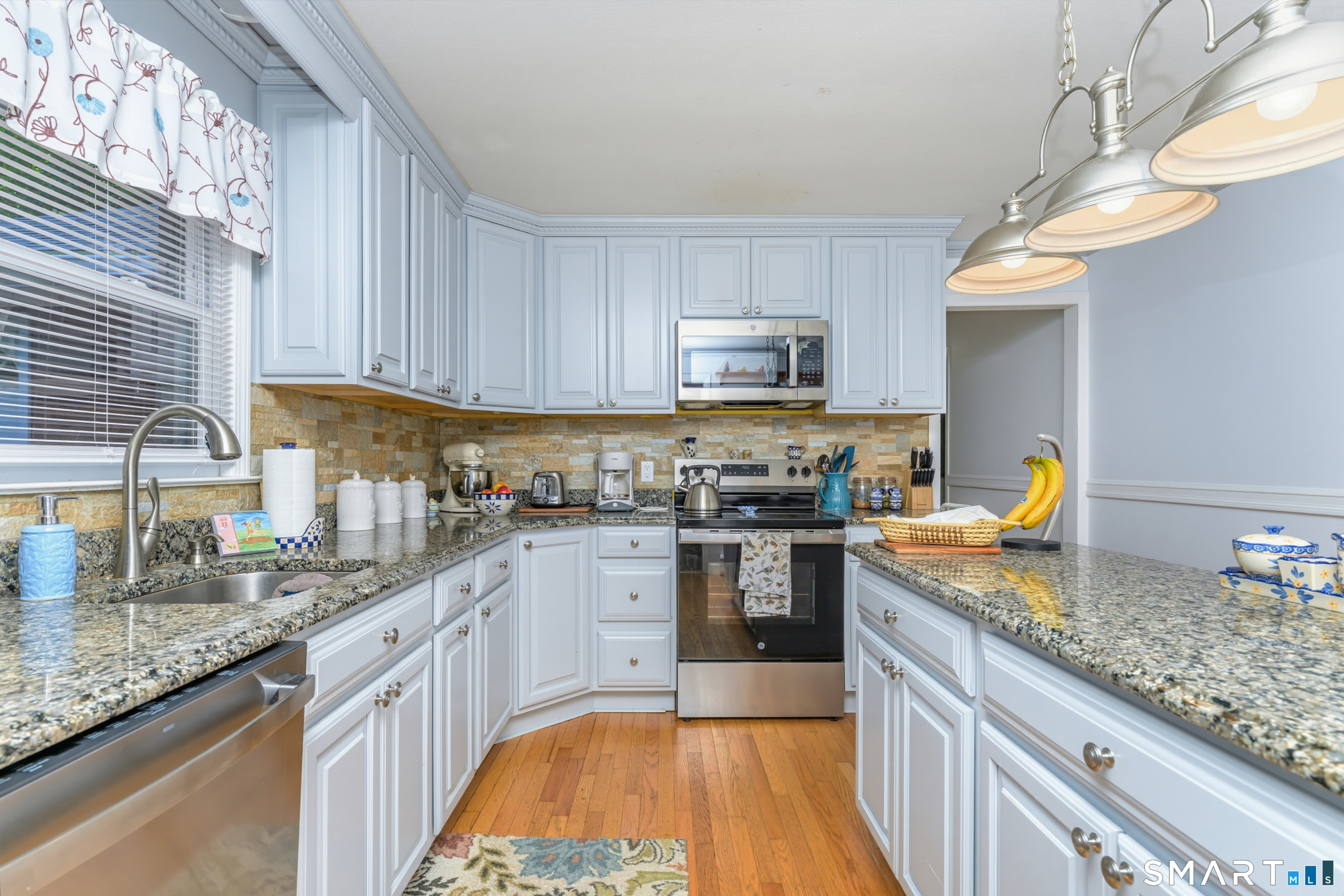 435 West Shepard Avenue Hamden, CT 06514 - Photo 14 of 37