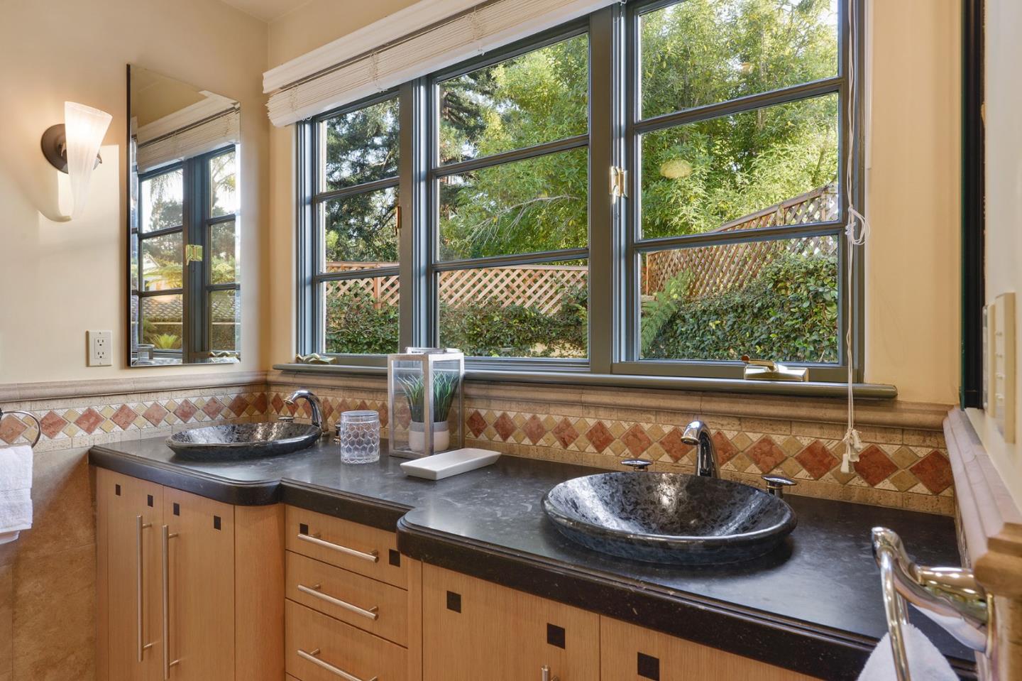 80 Crescent Drive Palo Alto, CA 94301 - Photo 18 of 34