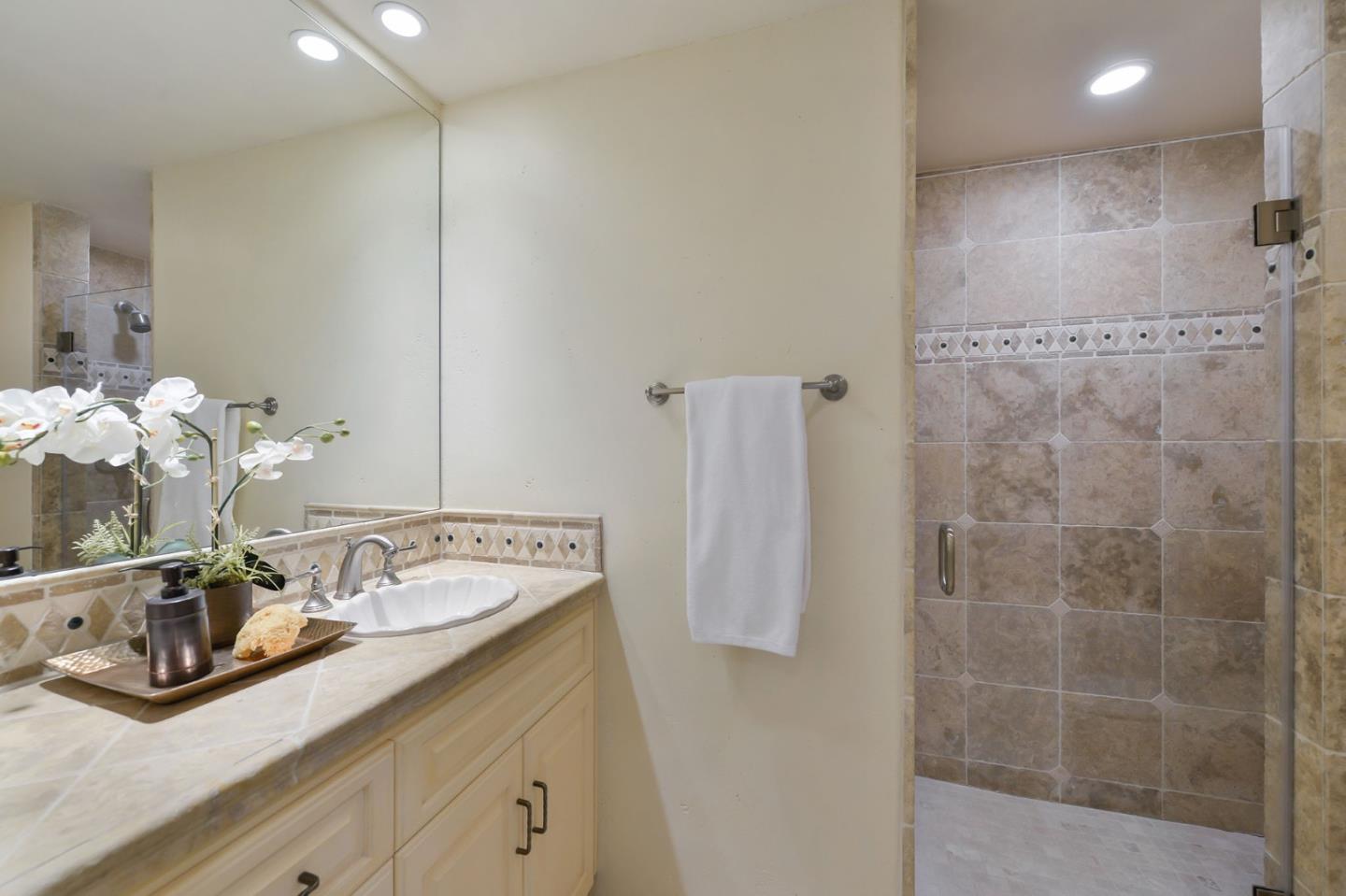 80 Crescent Drive Palo Alto, CA 94301 - Photo 25 of 34