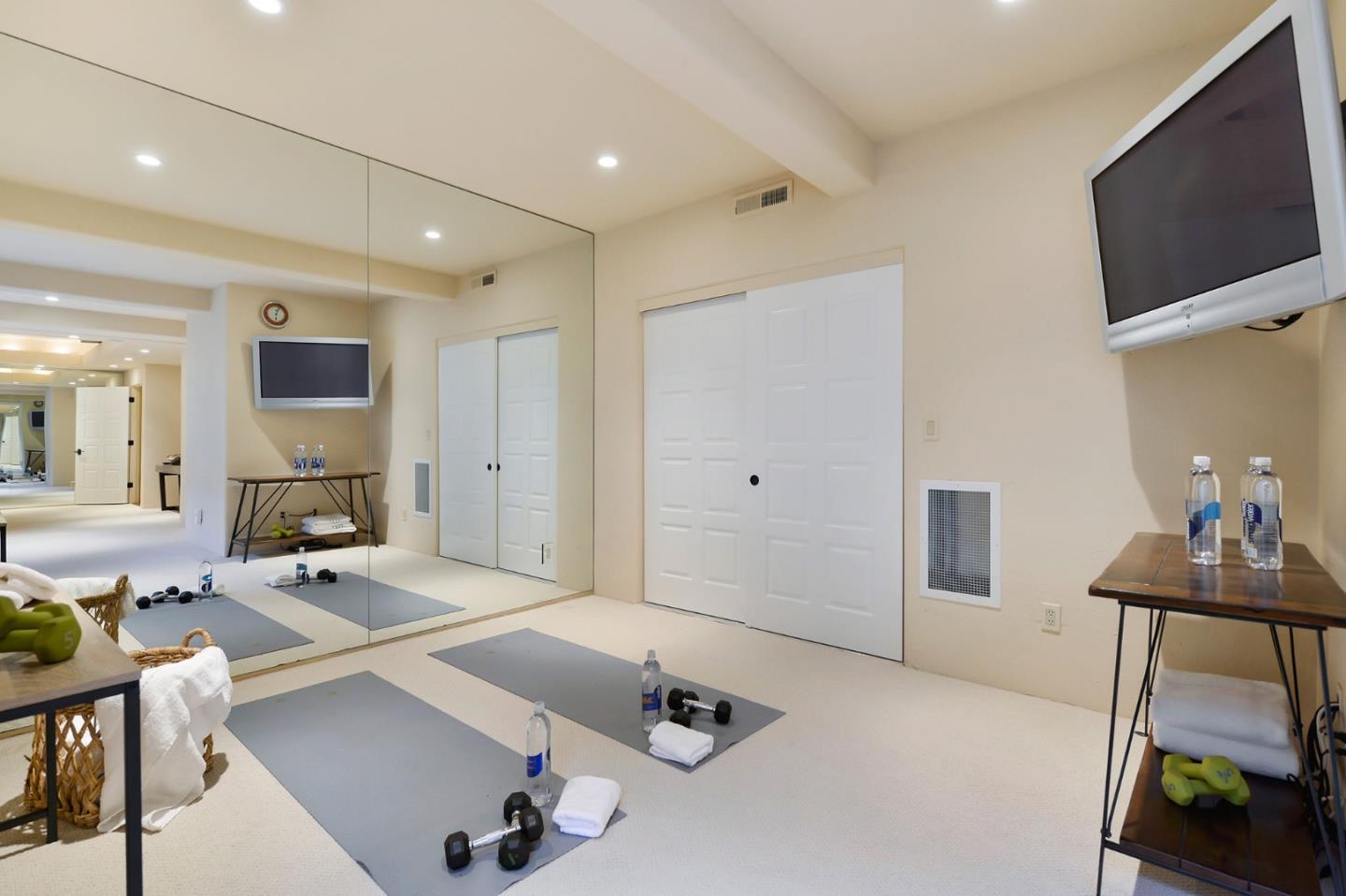 80 Crescent Drive Palo Alto, CA 94301 - Photo 27 of 34